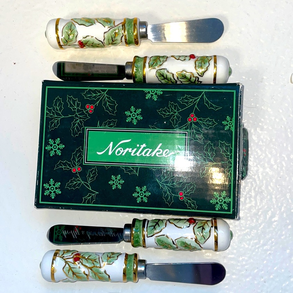 Noritake Holly & Berry Gold Spreaders